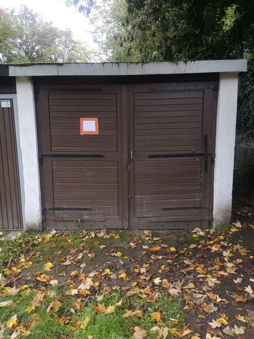 Sprzedam garaż murowany