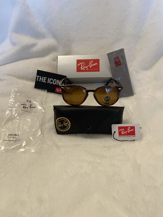 Óculos de sol Ray-Ban com etiqueta