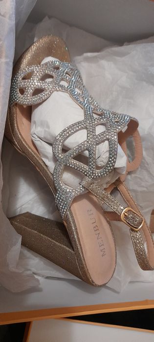 Conjunto mala e sapatos de cerimónia