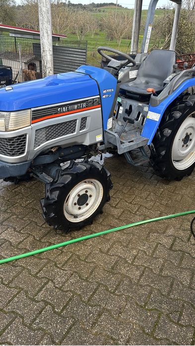 Trator iseki Hunter 22 c/ inversor e fresa