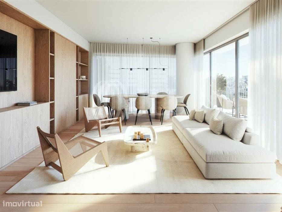 Apartamento T4 com estacionamento, Campo Grande, Lisboa