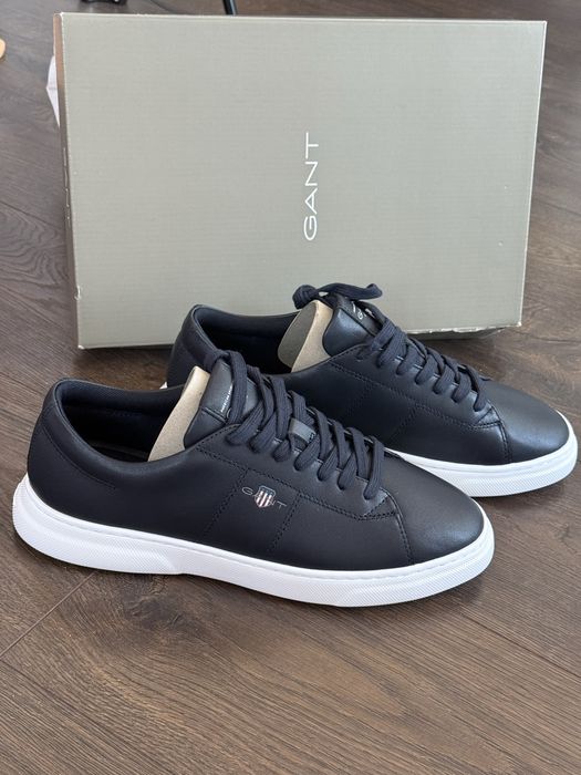 Продам нові кросівки Gant
