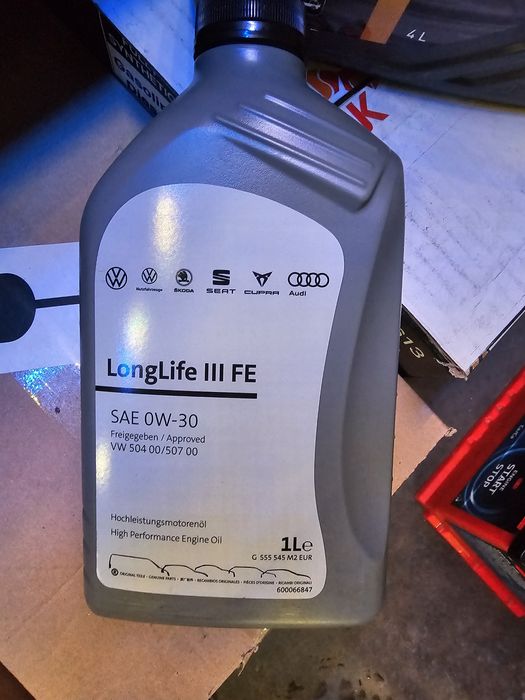 Моторна олива оригінальна VAG longlife-iii fe 0w-30