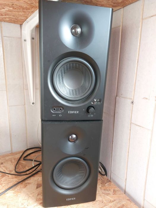 Colunas Edifier com novas