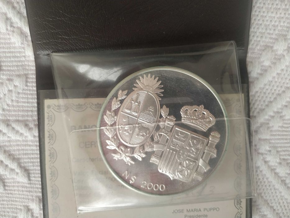 Moeda em prata proof de 2000 pesos novos de 1983 Visita dos reis de Espanha ao Uruguai (RARA)