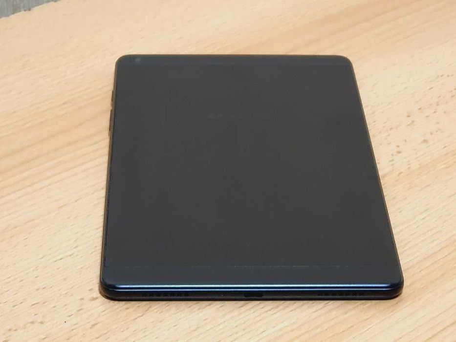 Планшет Samsung Galaxy Tab A 8.0" (2019) 2/32GB LTE Black (SM-T295NZKASEK) У ідеальному стані. Батарея тримає 20 годин.