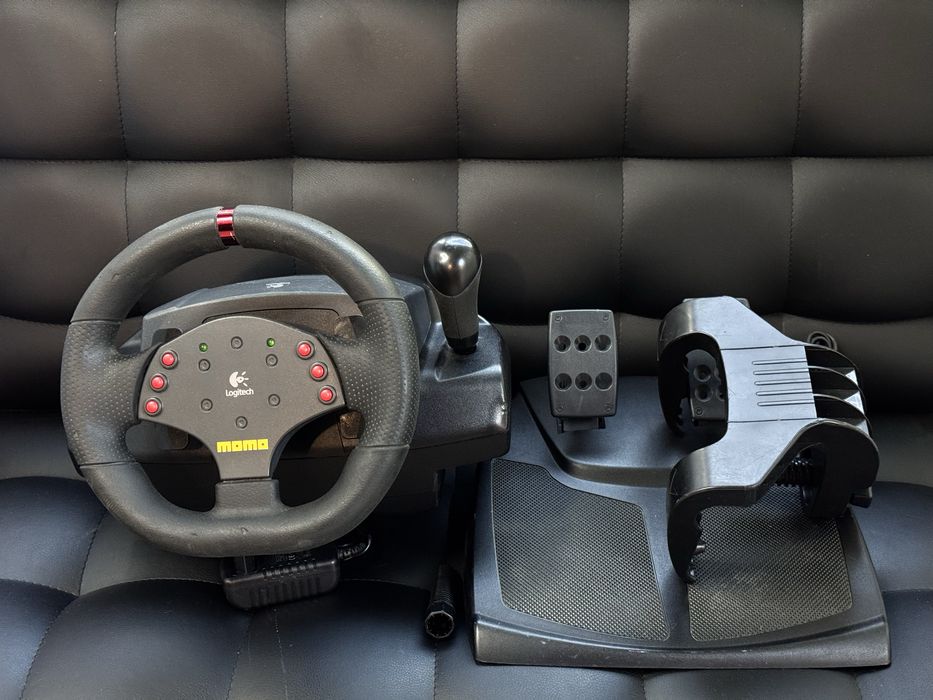 Logitech MOMO Racing Force PC