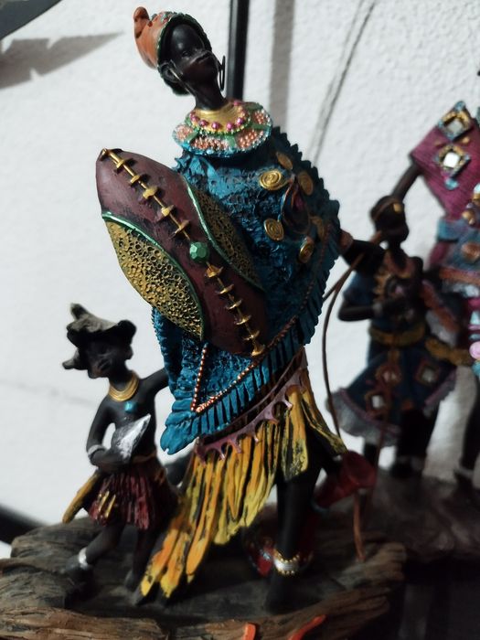 Estátuas africanas de resina