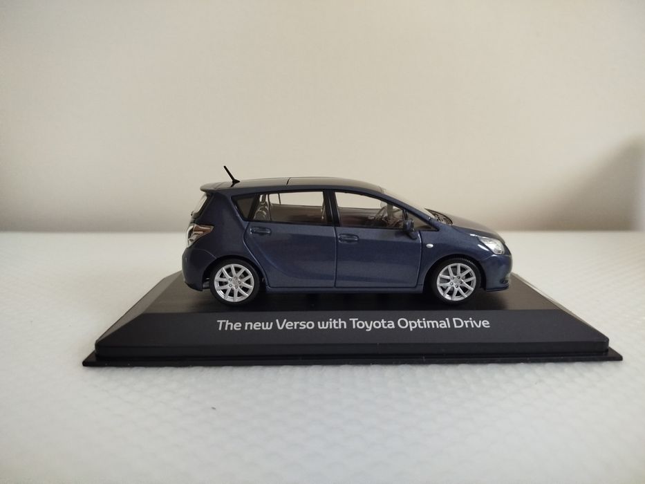 Miniatura Toyota Verso 1/43 Nova