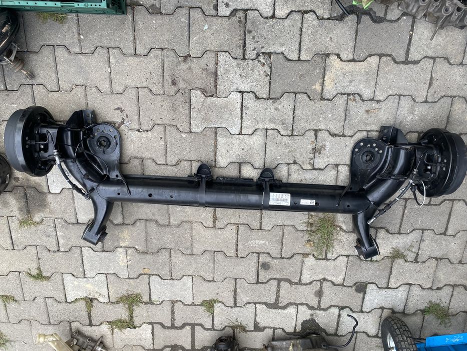 Os tyl ford fiesta mk8 H1BCAE jak nowa!