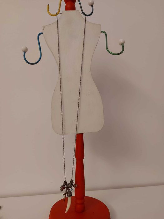 Colar comprido prateado