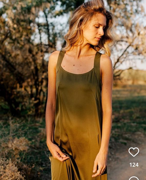 Сукня шовкова, довга.