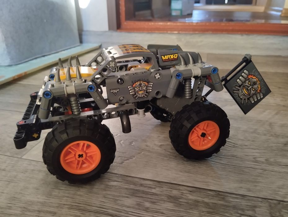 Машинка Лего monster jam