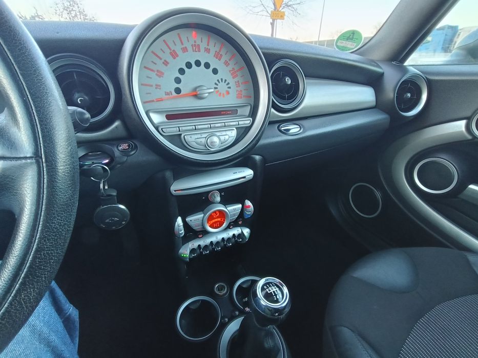 Mini Cooper z Niemiec fulla opcja opłacony 1.6 benzyna