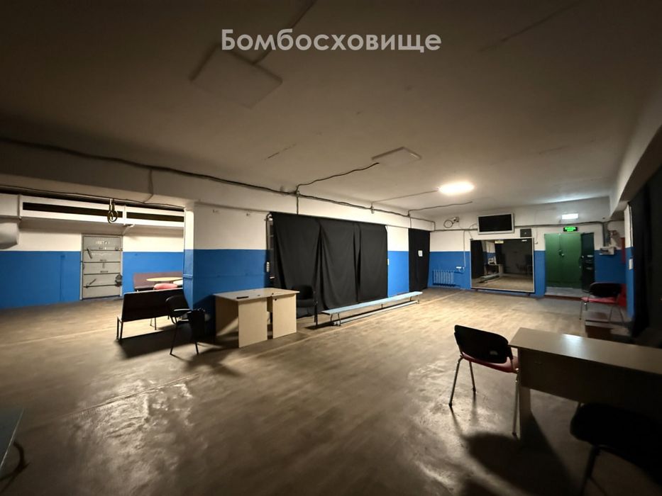 БЕЗ % Оренда офісу 670 м², вул. Василя Макуха 1, 10 хв від метро Шулявська, є парковка, закрита територія, бомбосховище. Поруч Цедіка, Дегтярівська