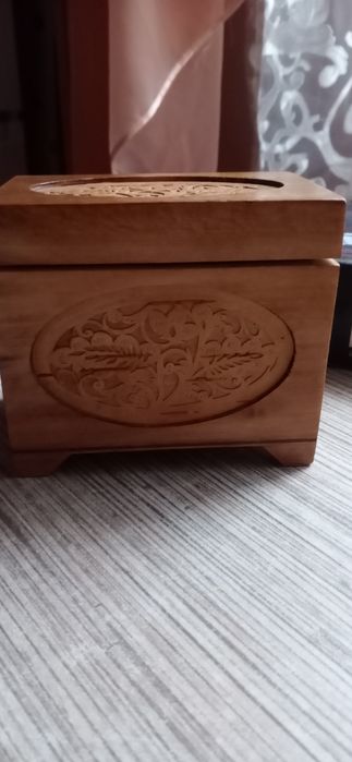 Деревянная шкатулка для украшений