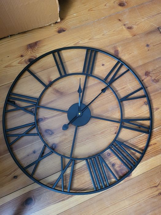 Loftowy zegar ścienny