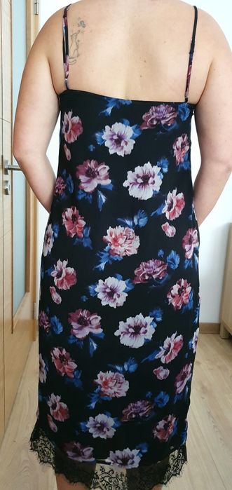 Vestido Zara florido tam.M