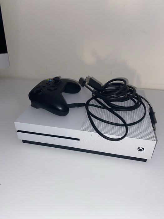 Xbox One S  c/tudo incluido + jogos