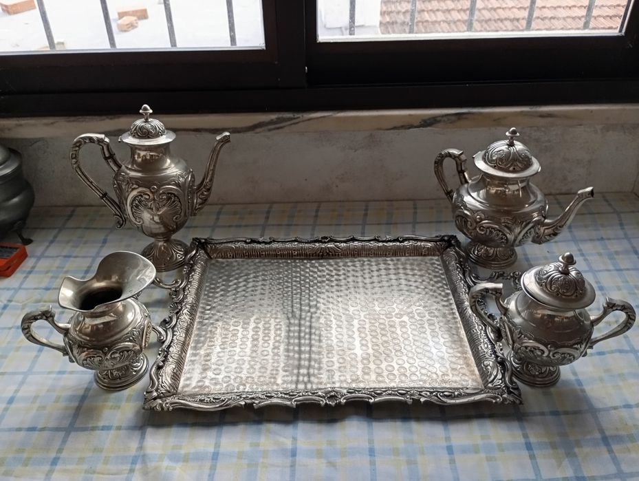 Conjunto de Chá/Café Antigo em Estanho / Metal Prateado – Decorativo
