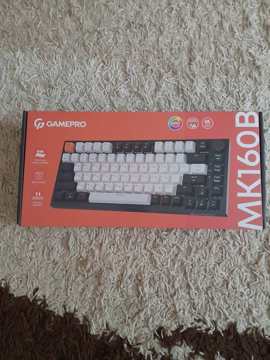 Продам игровую механическую клавиатуру с подсветкой. .