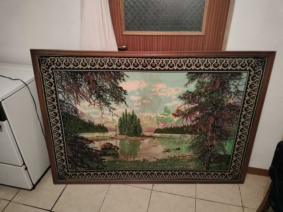 Quadro de Paisagem Natural – Montanha, Lago e Floresta