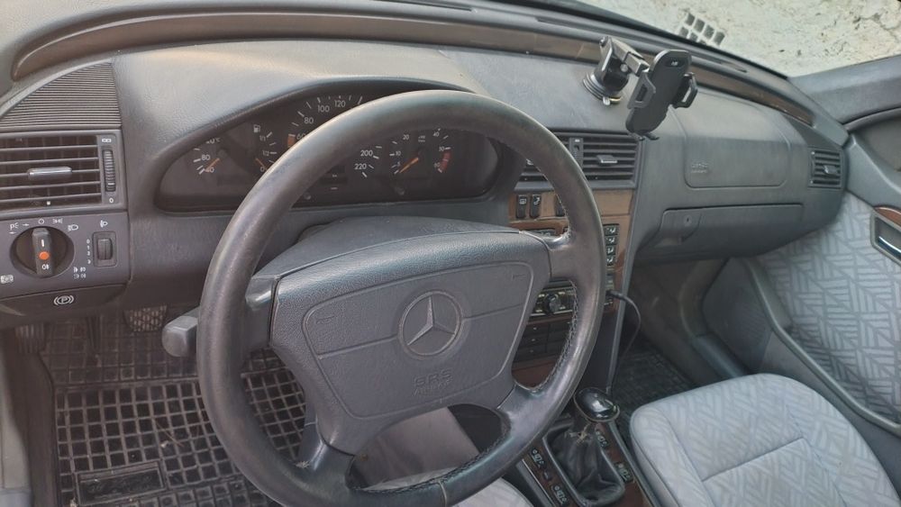 Mercedes bens c220