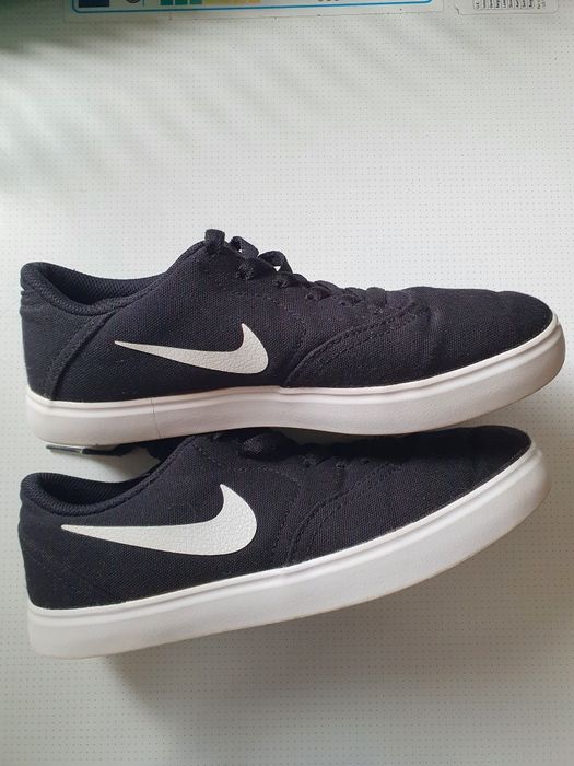 Nike SB pretas unissexo