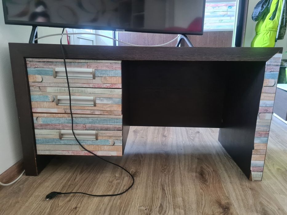 Меблі, шкаф купе, туалетный столик, комод.