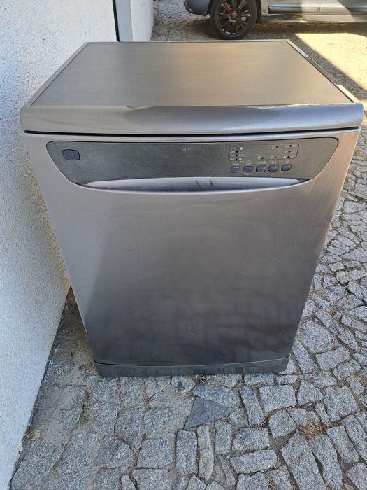 Maquina de lavar a loiça Candy.