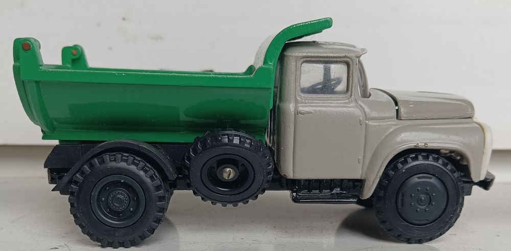Зил-ММЗ-555 м1:43