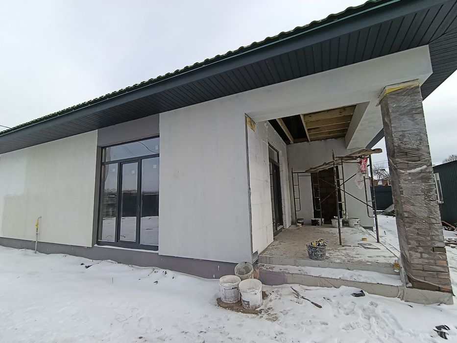 Новий будинок в передмісті Києва, Є-ОСЕЛЯ