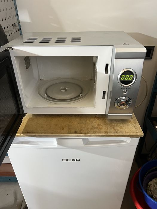 Мікрохвильова пічь