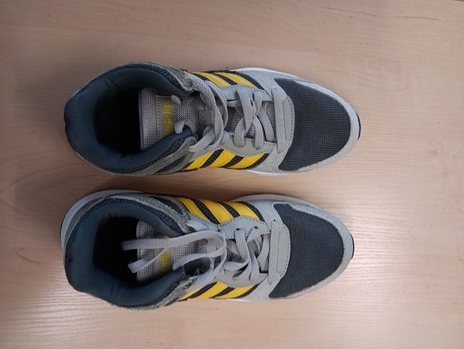Sportowe buty Adidas rozmiar 39 i 1/3