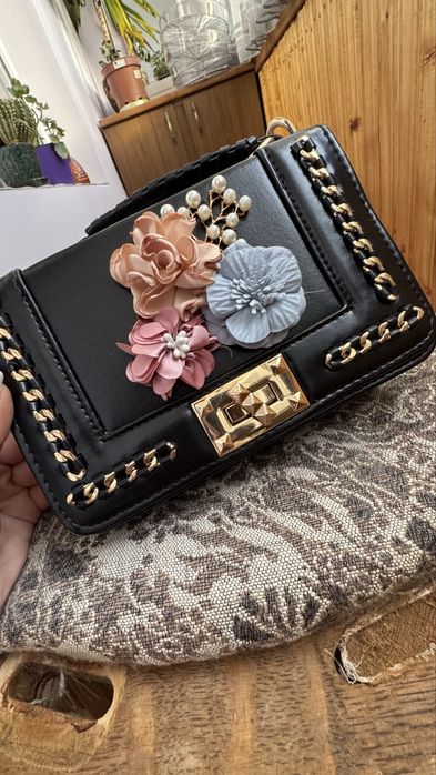 Продам чорну сумочку