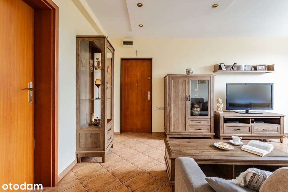 Przestronne, zadbane trzypokojowe mieszkanie z garażem i piwnicą!