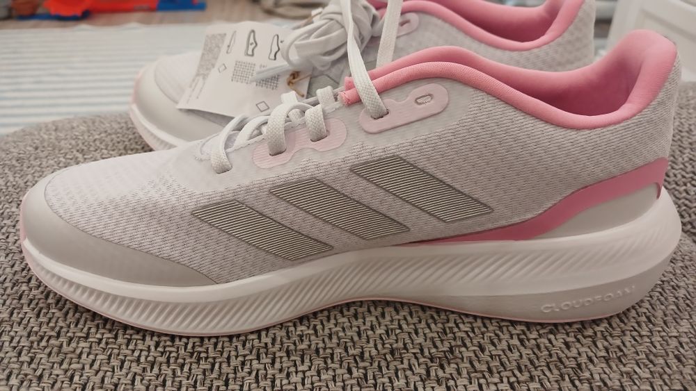 Жіночі Adidas Runfalcon 3.0 39 розмір