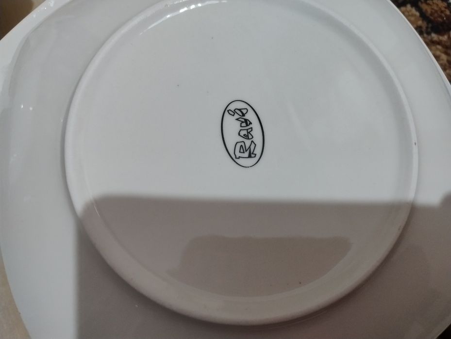 Zestaw obiadowy nowych talerzy