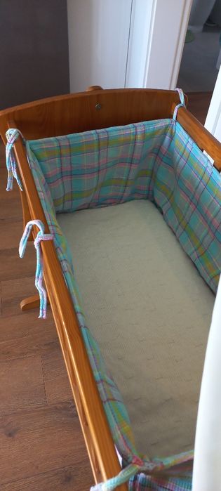 Berço em madeira recem nascido