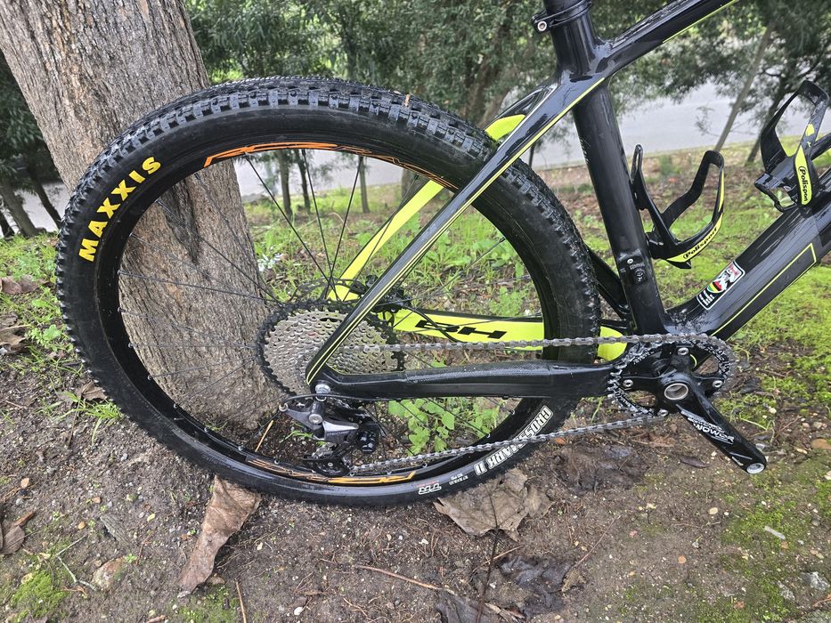 Btt carbono 27.5 m 12x1v impecavel