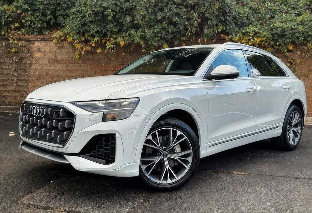 Audi Q8 quattro Premium Plus      2025