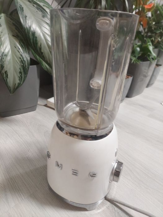 Блендер  smeg запчастини