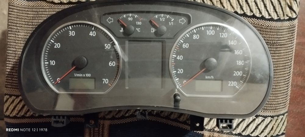 Панель приладів Volkswagen Polo 9n