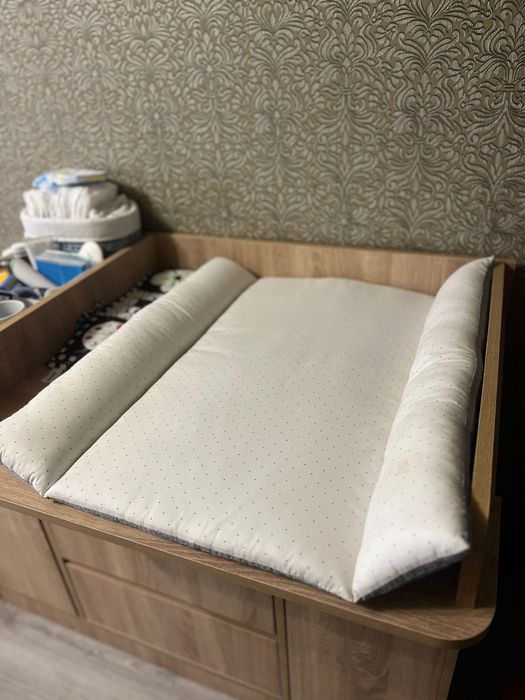 Матрацик на пеленальний столик або комод