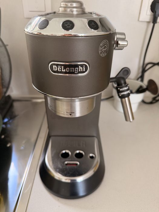 Maquina Café Delonghi Dedica + Moedor de grao