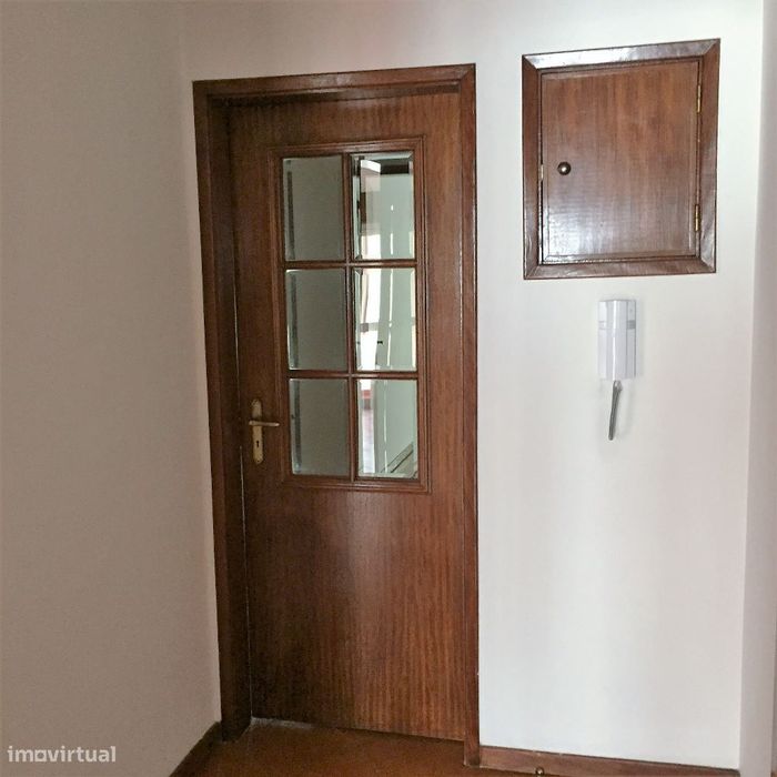 Aluga-se T2 no Prior Velho junto ao aeroporto