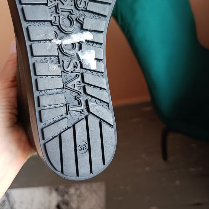 Półbuty na koturnie skórzane