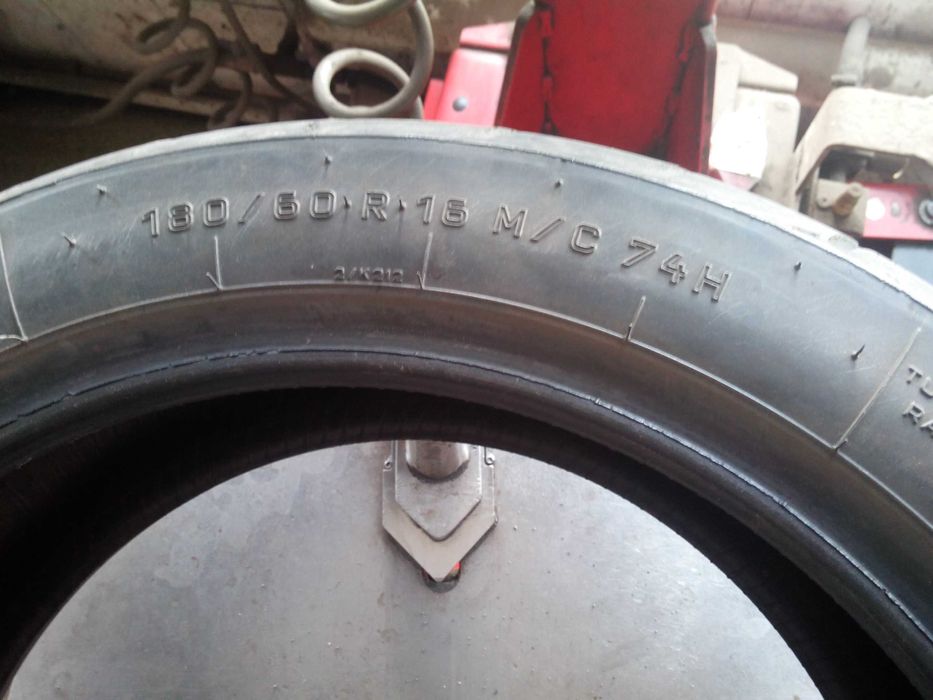 Шина на мото Metzeler 180/60/18 залишок 4-5 мм