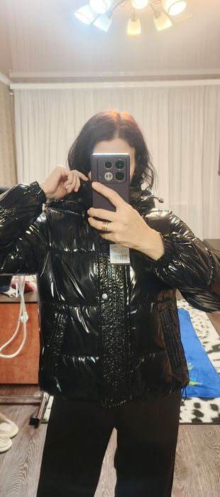 Чорний лаковий пуховик куртка пуфер демісезон