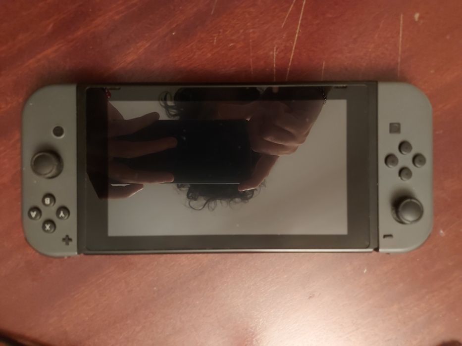 Nintendo Switch + Pokémon Sword Usado Sem Cabo de Alimentação